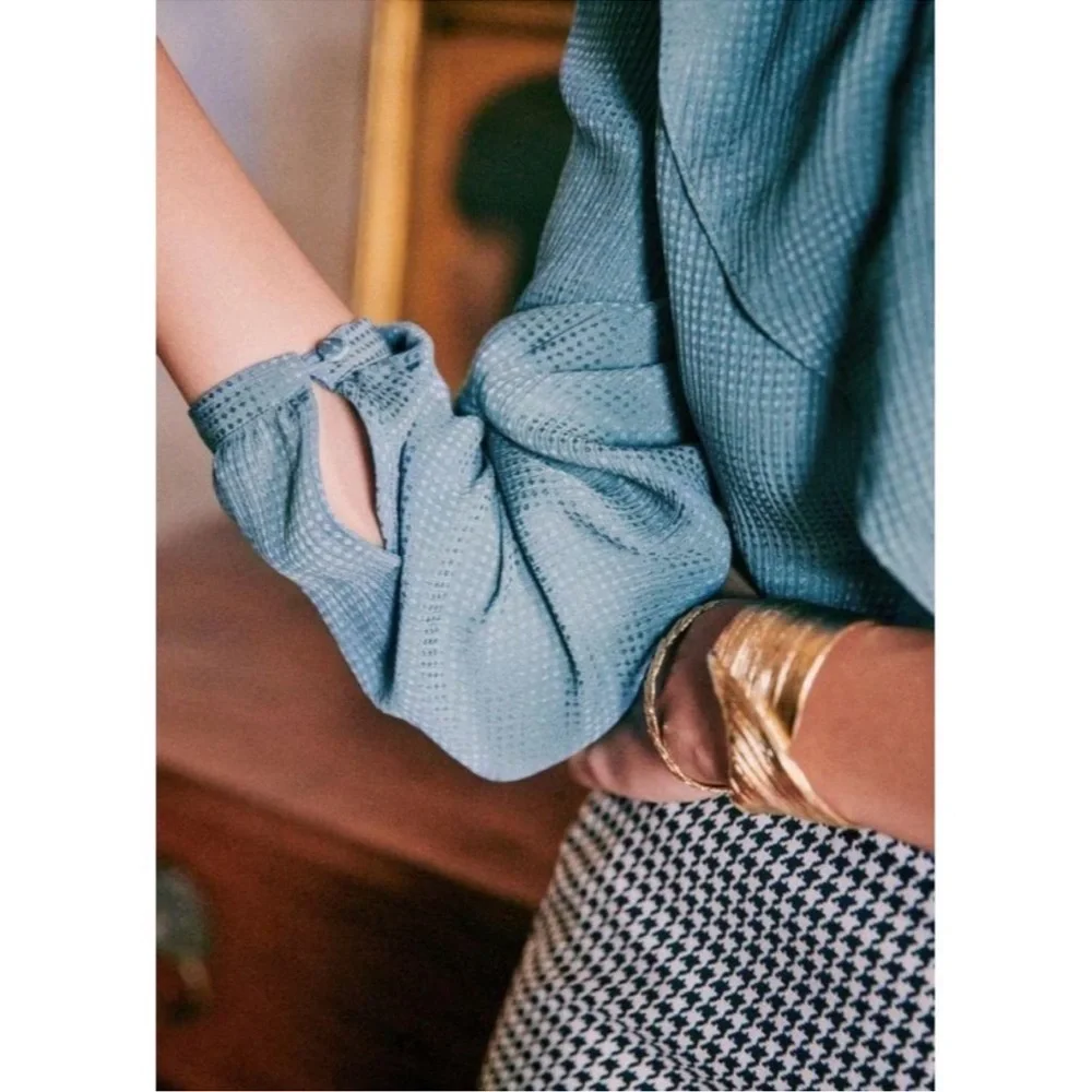 Sezane Priscille Blouse Women's 34 US 2 Ruffle V-Neck 100% Silk Button Blue - Picture 3 of 7